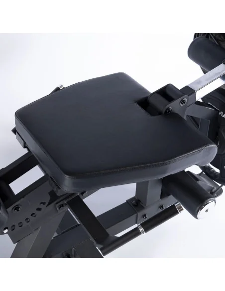 Extension des jambes et curl des jambes en position couchée de la série Primal Pro avec plaques de charge. 