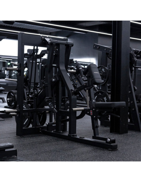 Série de performance Primal avec poignée pivotante pour rameur à charge guidée. 