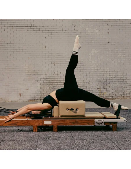 Home Pilates Reformer PRIMAL  avec set d' accessoires .